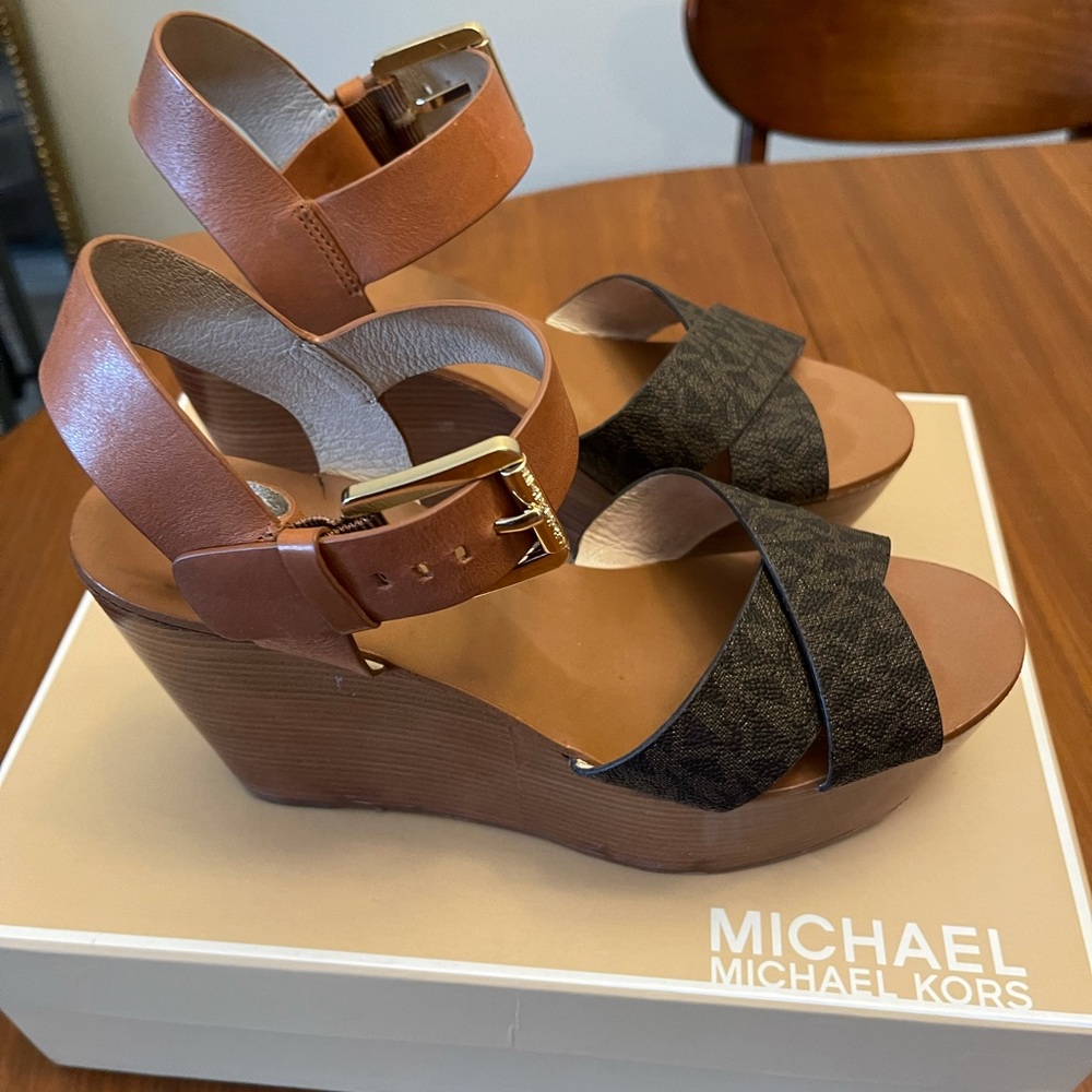 Michael Kors Peggy Wedge 7M